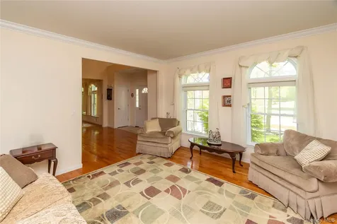 14 Glen Rock Circle Highland NY 12528