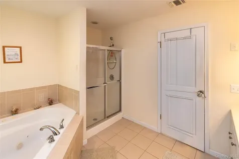 14 Glen Rock Circle Highland NY 12528