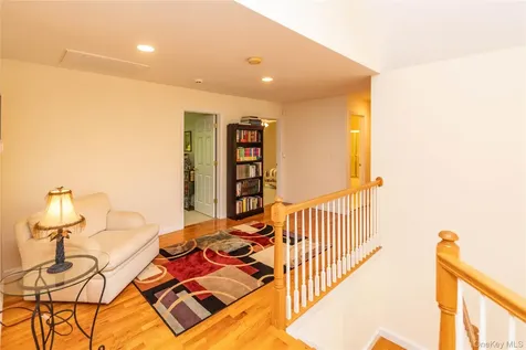 14 Glen Rock Circle Highland NY 12528