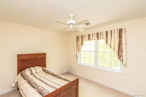 14 Glen Rock Circle Highland NY 12528