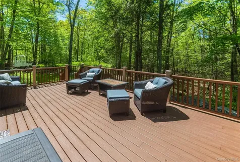 14 Glen Rock Circle Highland NY 12528