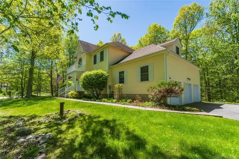 14 Glen Rock Circle Highland NY 12528