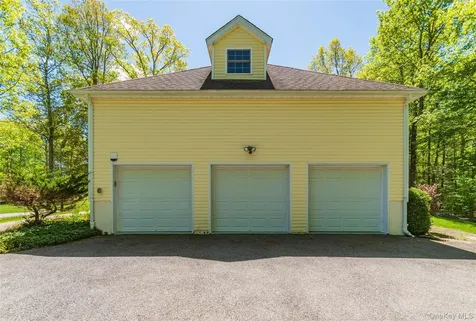14 Glen Rock Circle Highland NY 12528