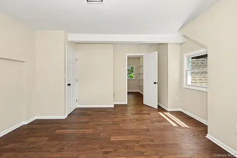 94 E East Way Mount Kisco NY 10549