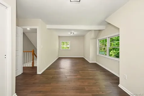 94 E East Way Mount Kisco NY 10549