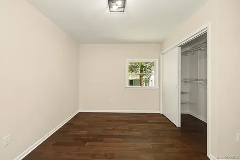 94 E East Way Mount Kisco NY 10549