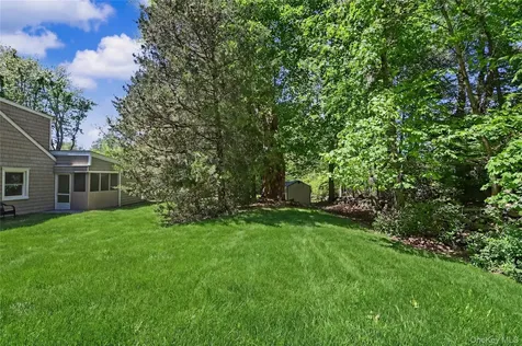 94 E East Way Mount Kisco NY 10549