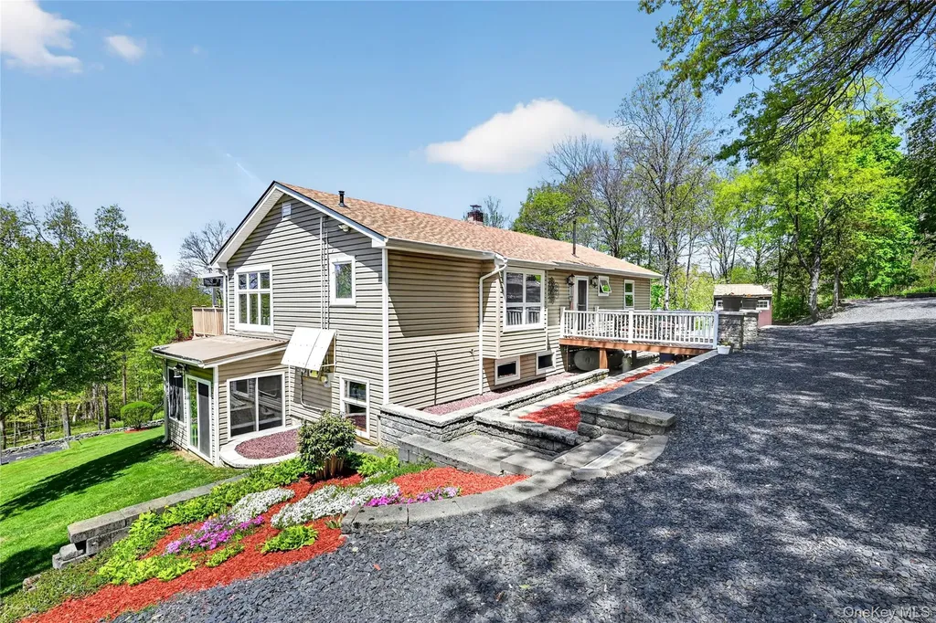 77 Maidstone Drive Walden NY 12586