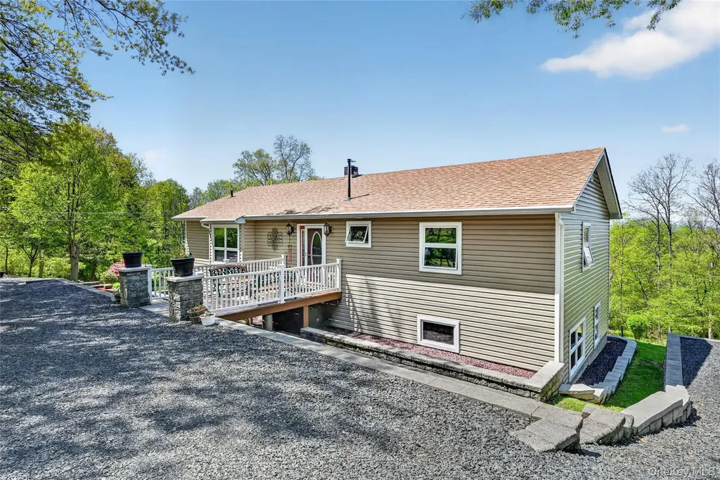 77 Maidstone Drive Walden NY 12586