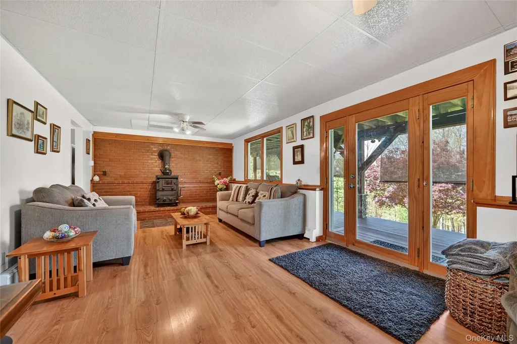 77 Maidstone Drive Walden NY 12586