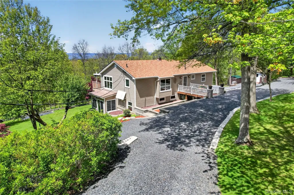 77 Maidstone Drive Walden NY 12586