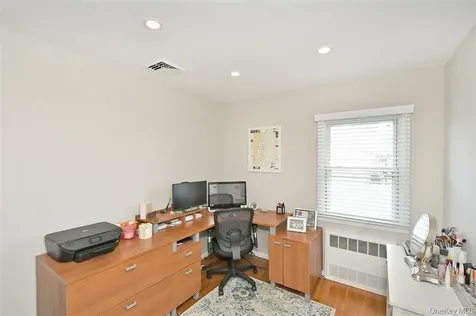 91 Pollok Place Hicksville NY 11801