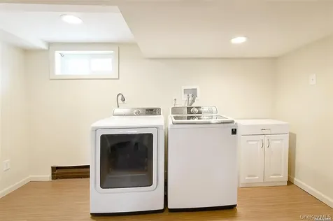91 Pollok Place Hicksville NY 11801