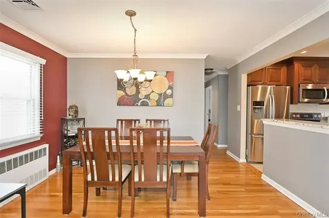 91 Pollok Place Hicksville NY 11801
