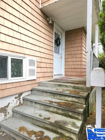 11 Howard Street Hicksville NY 11801