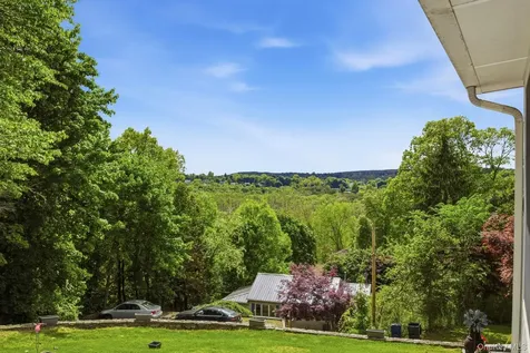16 Birch Drive Mahopac NY 10541