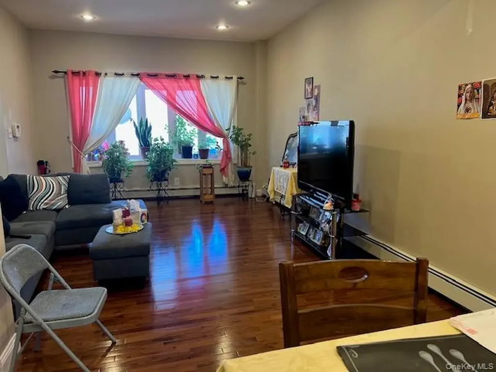114 Warwick Street Brooklyn NY 11207