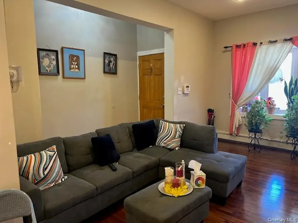 114 Warwick Street Brooklyn NY 11207
