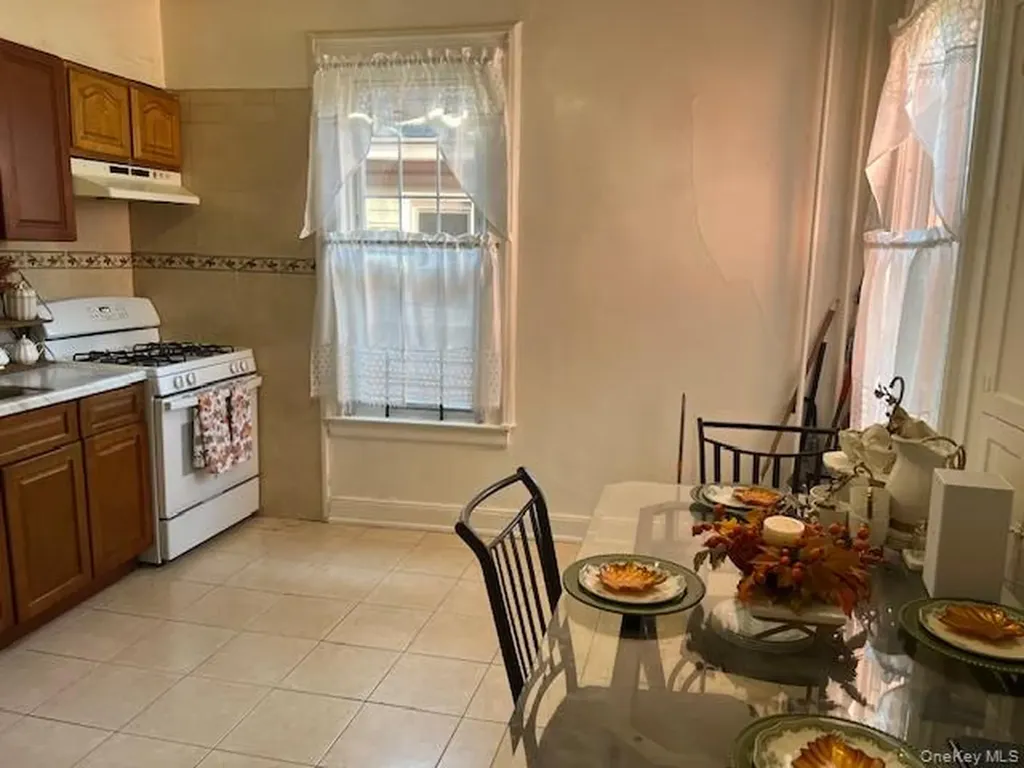 114 Warwick Street Brooklyn NY 11207