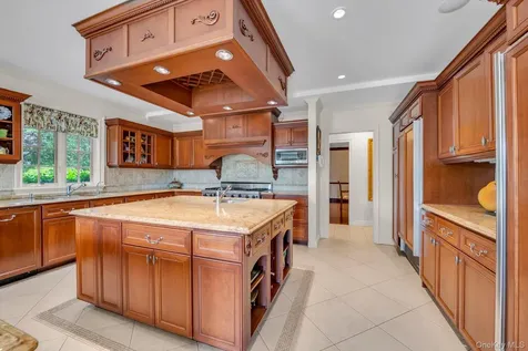 1304 Seawane Drive Hewlett Harbor NY 11557