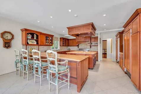 1304 Seawane Drive Hewlett Harbor NY 11557