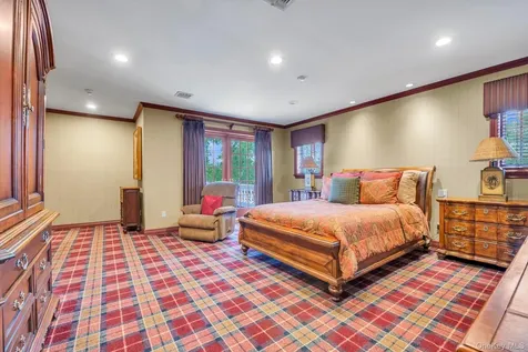 1304 Seawane Drive Hewlett Harbor NY 11557