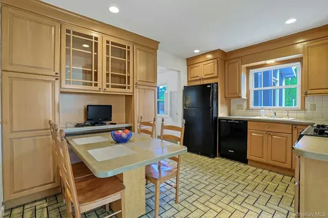 106 Alexander Avenue White Plains NY 10606