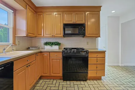 106 Alexander Avenue White Plains NY 10606