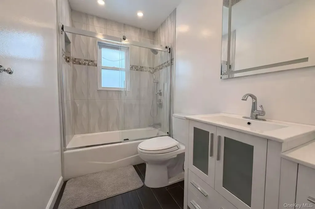62 Summit Street Hicksville NY 11801