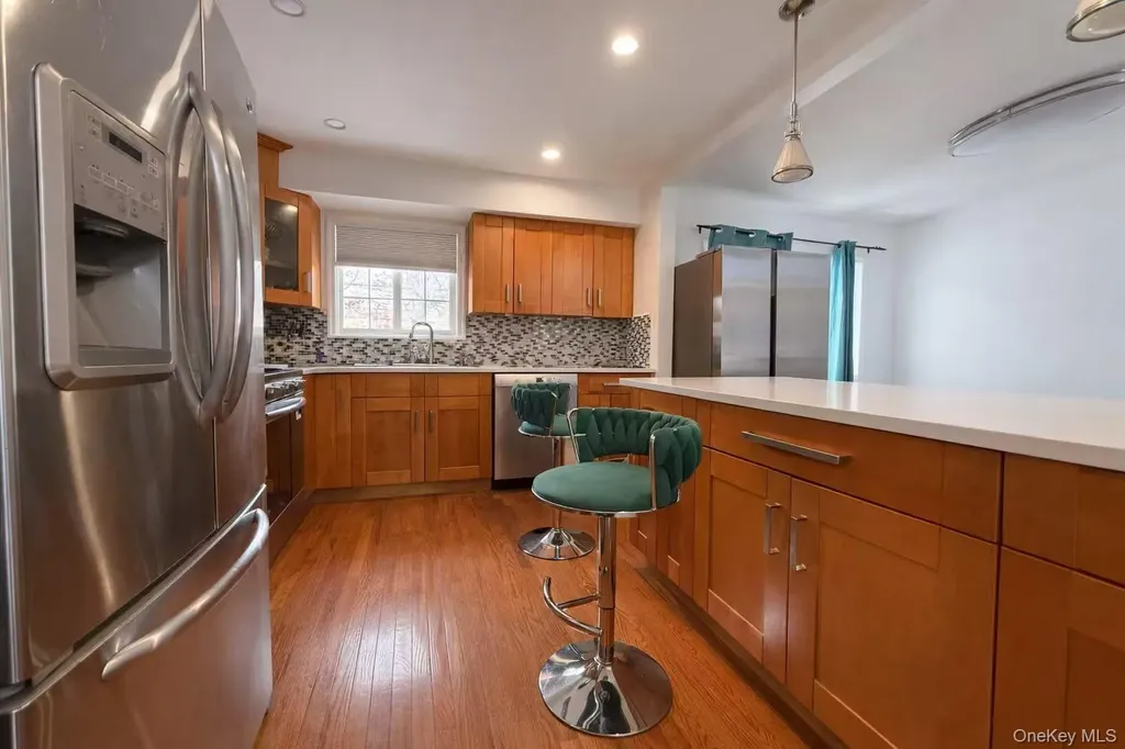 62 Summit Street Hicksville NY 11801
