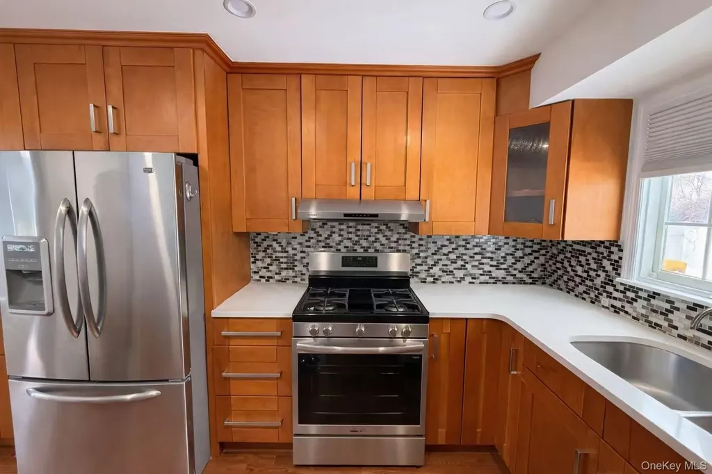 62 Summit Street Hicksville NY 11801