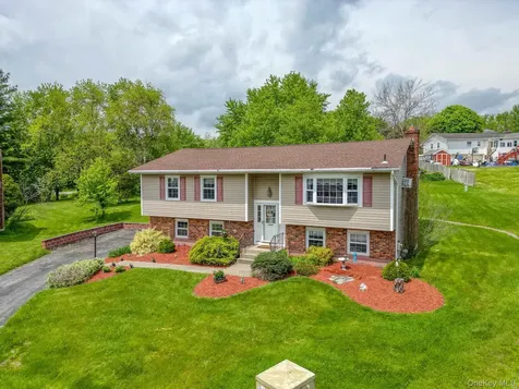 11 Alden Court Fishkill NY 12524