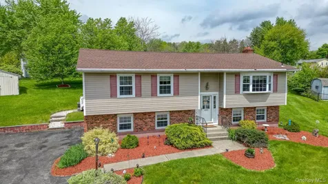 11 Alden Court Fishkill NY 12524