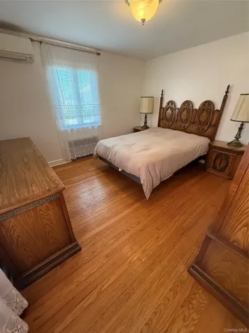 71 Catskill Yonkers NY 10704