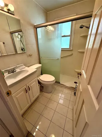 71 Catskill Yonkers NY 10704
