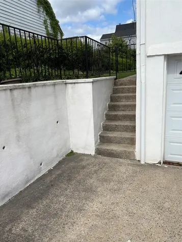 71 Catskill Yonkers NY 10704