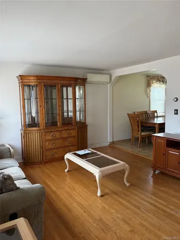 71 Catskill Yonkers NY 10704