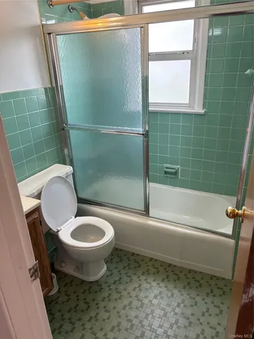 71 Catskill Yonkers NY 10704