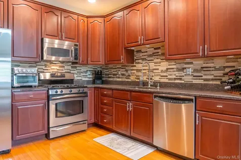 781 Huntington Drive Fishkill NY 12524