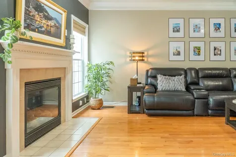 781 Huntington Drive Fishkill NY 12524
