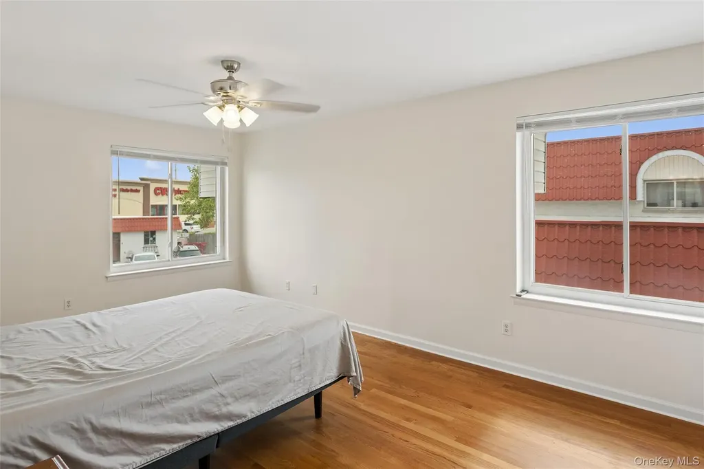 17 Alhambra Drive Oceanside NY 11572