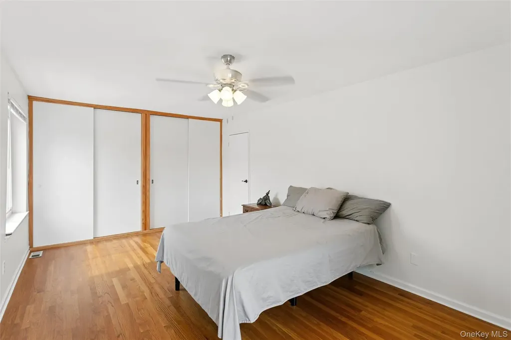 17 Alhambra Drive Oceanside NY 11572