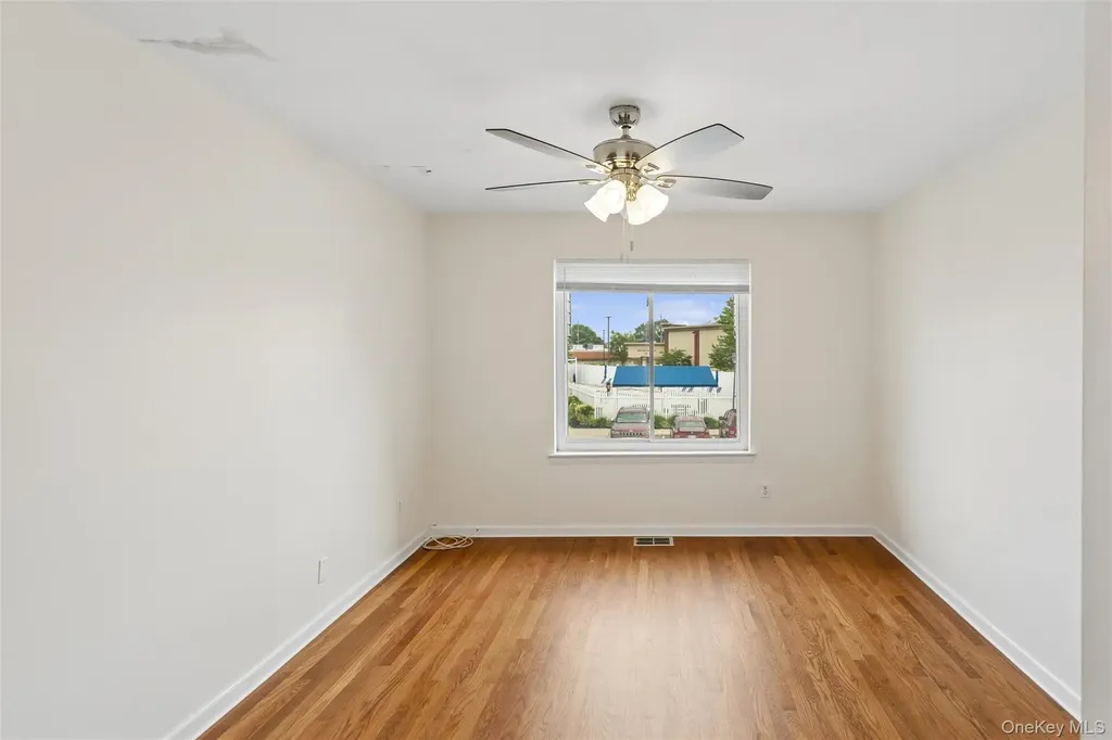 17 Alhambra Drive Oceanside NY 11572