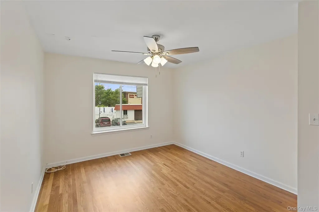 17 Alhambra Drive Oceanside NY 11572