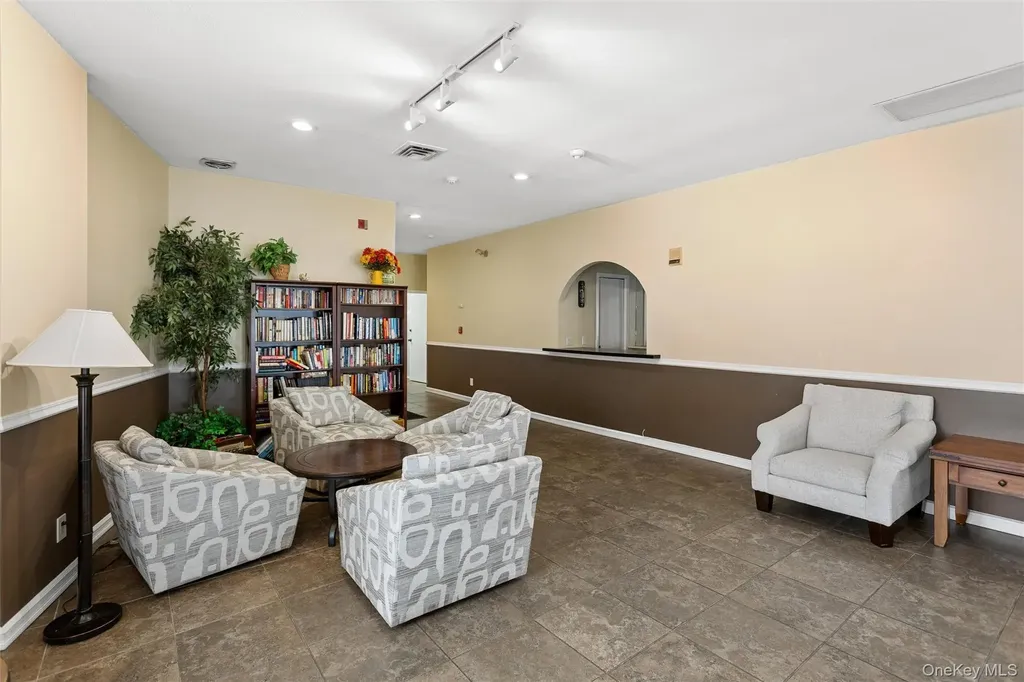17 Alhambra Drive Oceanside NY 11572