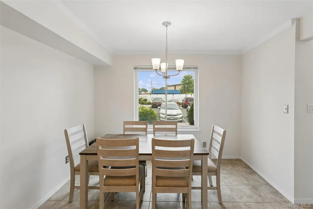 17 Alhambra Drive Oceanside NY 11572
