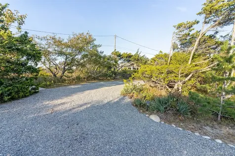 825 N Sea Drive Southold NY 11971