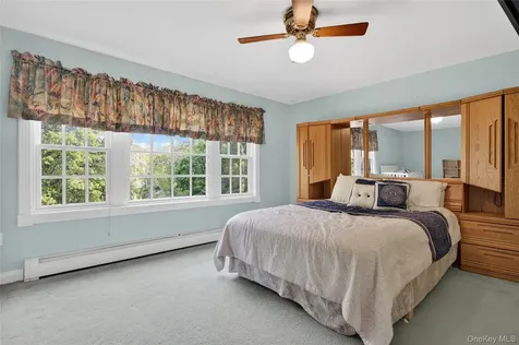 1 Springwood Path Laurel Hollow NY 11791