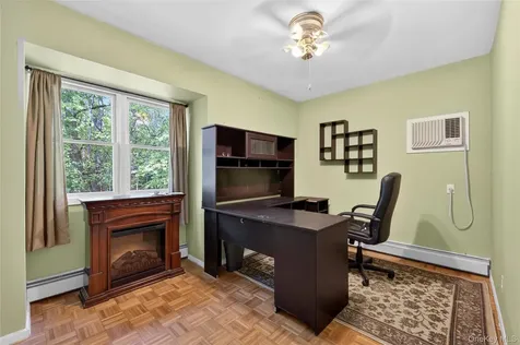 1 Springwood Path Laurel Hollow NY 11791