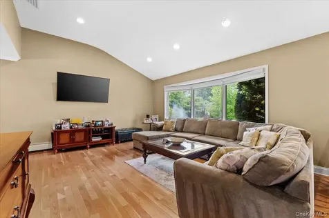 56 Middle Lane Jericho NY 11753